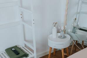 Interior - Rustic and Bright Holiday Home with Wi-Fi and Air Conditioning (Cison di Valmarino)