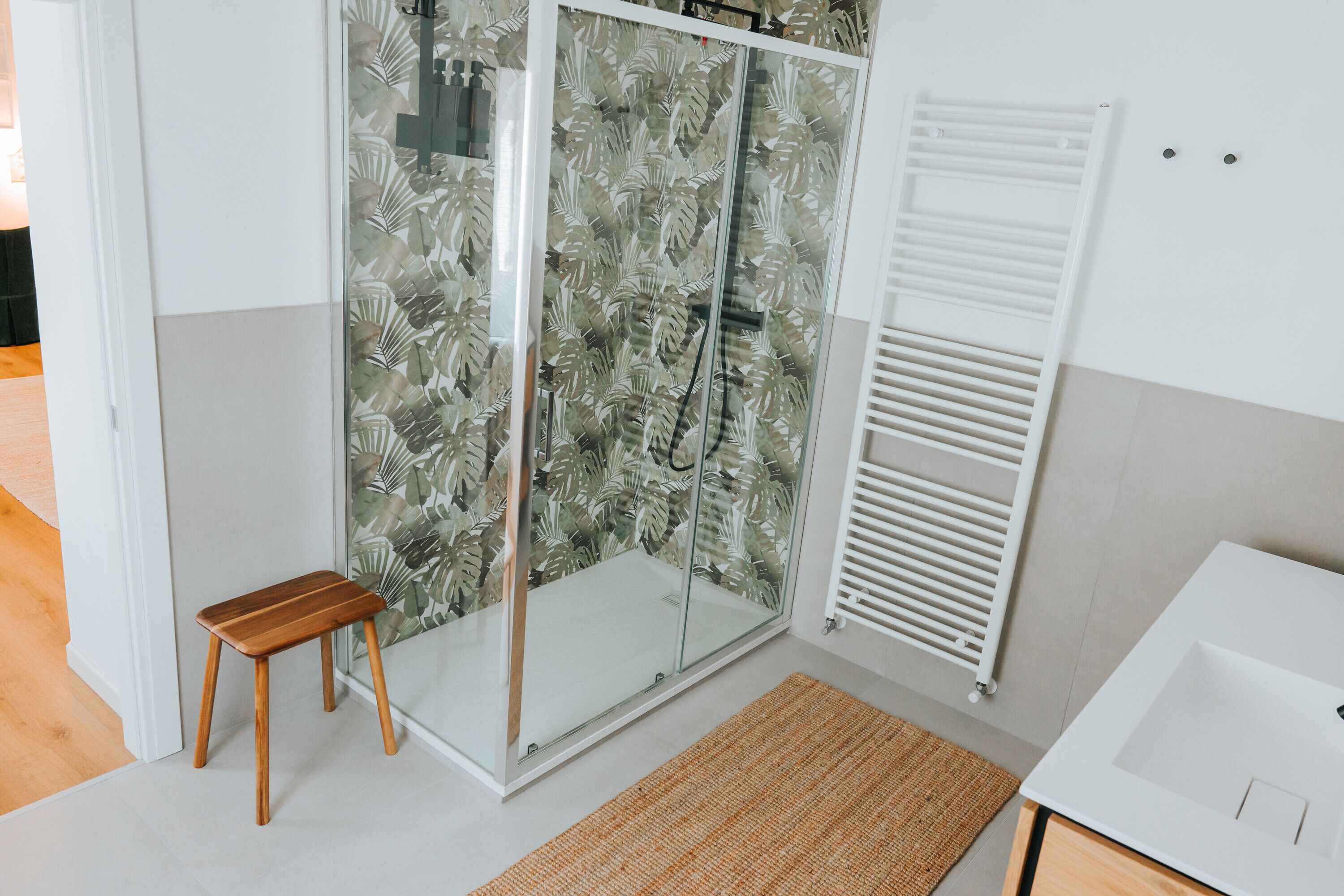 Dusche, Haartrockner, Handtücher