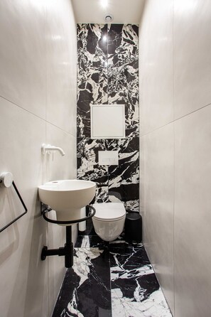 Apartment | Bathroom