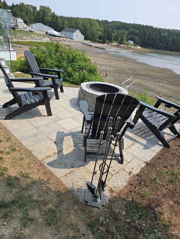 Terrace/patio - Welcoming 2-bedroom house with AC in charming Tremont (Tremont)