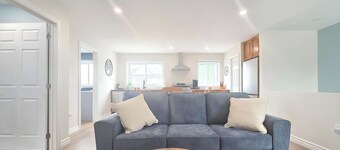 Blue Forest apartment is close to downtown. A/C kitchen and laundry all provided