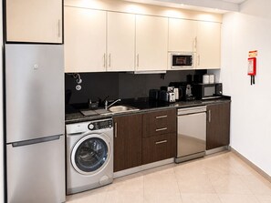Microwave, stovetop, dishwasher - Fatima Experience 50 meters from the Sanctuary of Fátima (Fátima)