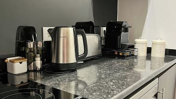 Micro-ondas, cooktop, lava-louças
