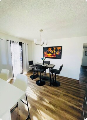 Dining - 3BR Vegas Getaway Close to Strip, Dining & Shows (Las Vegas)