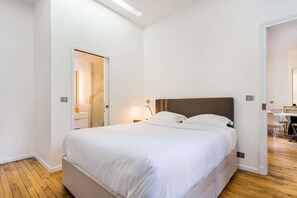 Apartment | 1 bedroom, laptop workspace, iron/ironing board, bed sheets