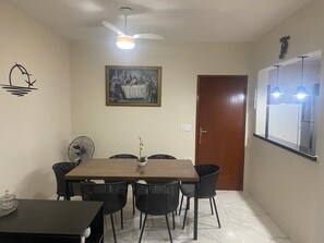 Dining - APARTMENT ON THE SAND, AVIATION - PRAIA GRANDE Fully equipped apartment. (Praia Grande)