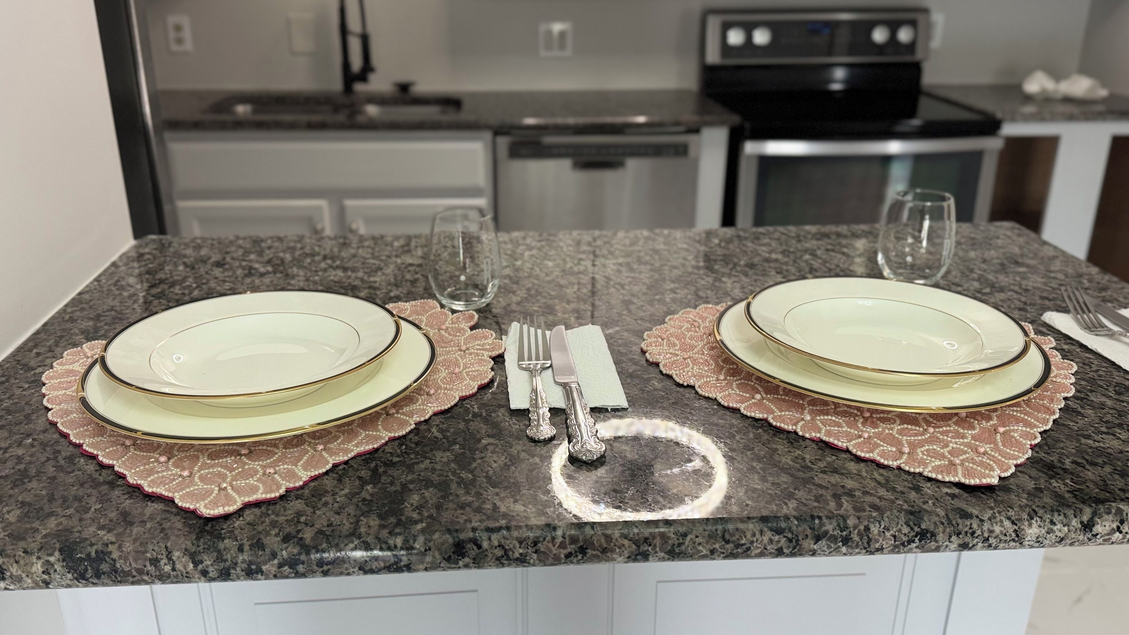 Micro-ondes, four, plaque de cuisson, lave-vaisselle