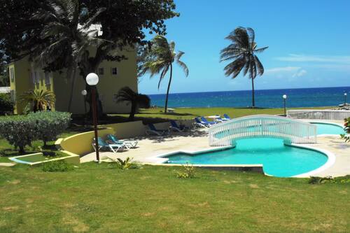 7 outdoor pools
