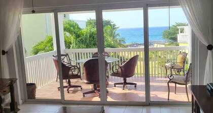 3 Bedroom Beachfront Cozy House