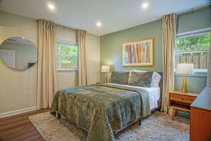 3 Schlafzimmer, Schreibtisch, Bügeleisen/Bügelbrett, kostenloses WLAN