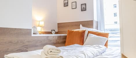 1 bedroom, WiFi, bed sheets
