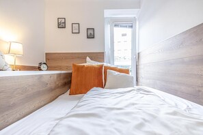 1 bedroom, WiFi, bed sheets