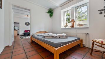 1 Schlafzimmer, BĂŒgeleisen/BĂŒgelbrett, WLAN, BettwĂ€sche