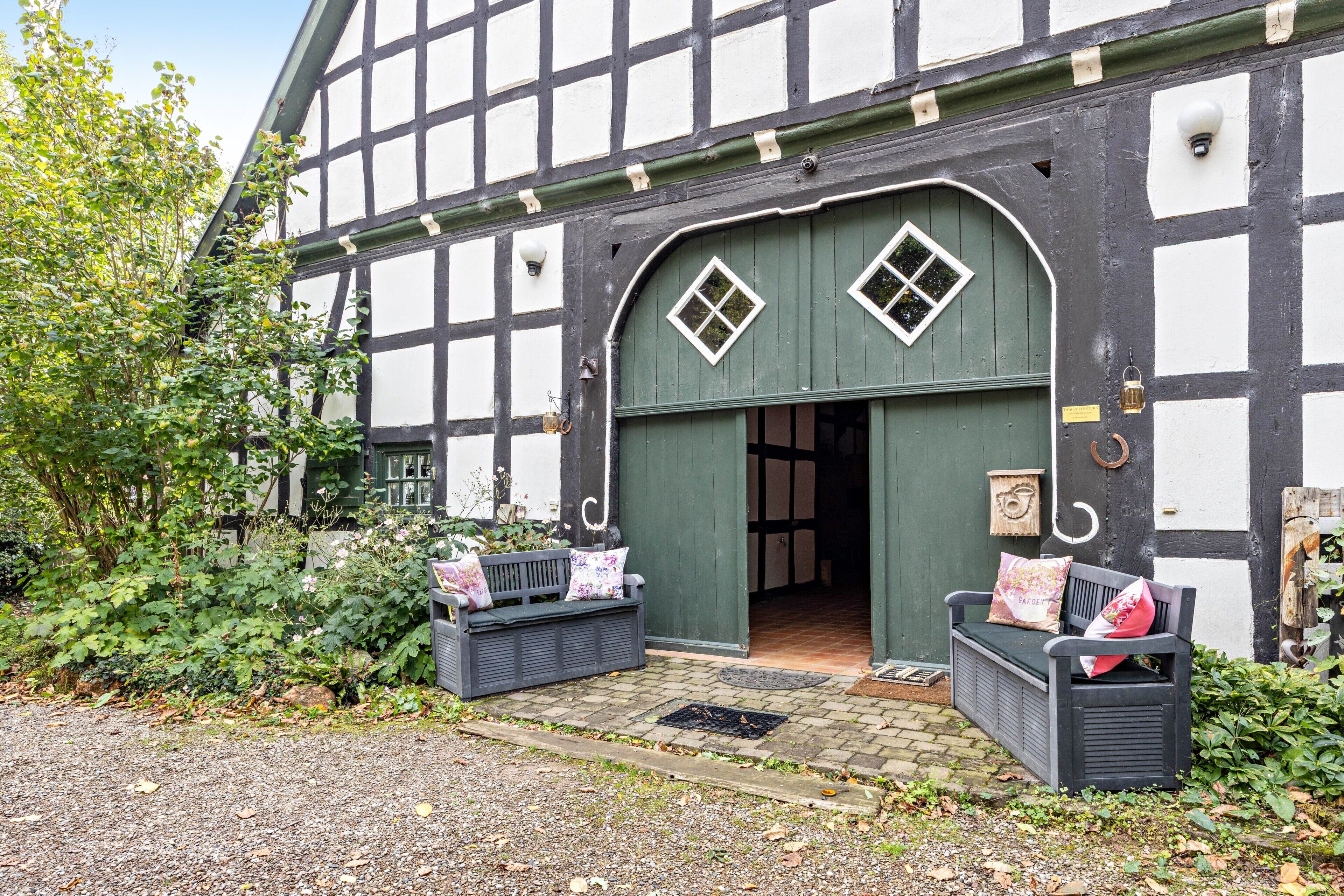 المنشأة من الخارج