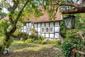 Exterior - Apartment 'Muddi' with Shared Terrace, Private Garden and Wi-Fi (Lübbecke)