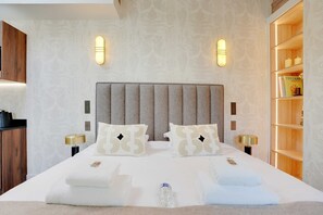 Apartment | 1 bedroom, laptop workspace, iron/ironing board, bed sheets