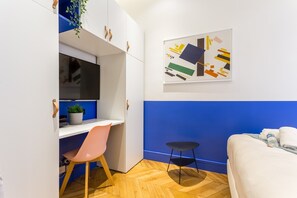 1 habitación y espacio para trabajar con laptop 