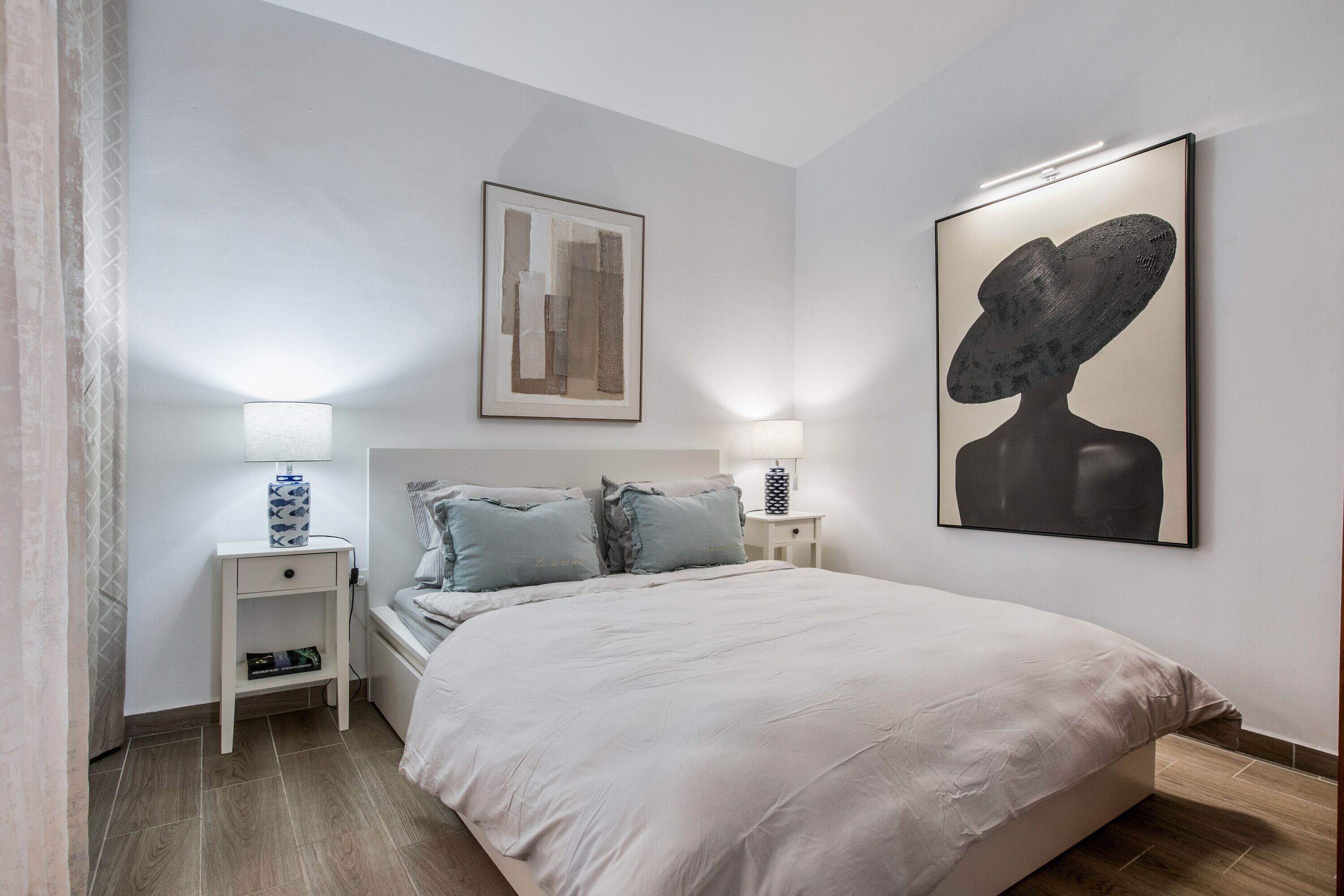 1 slaapkamer, een strijkplank/strijkijzer, wifi, beddengoed