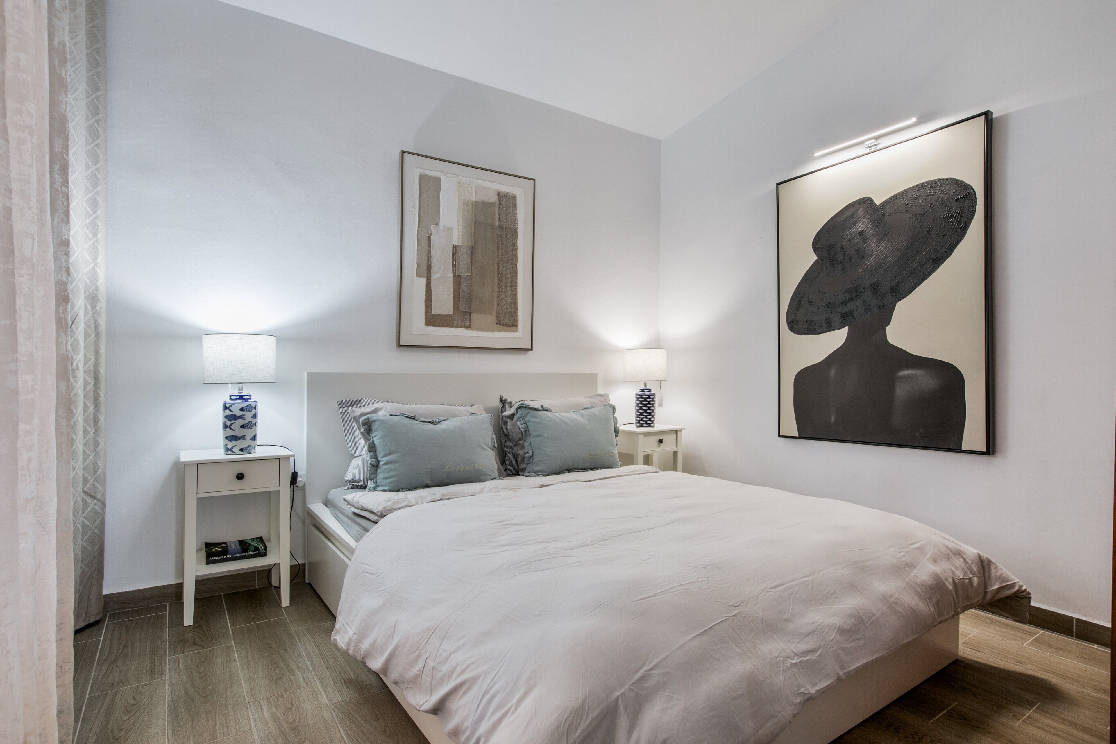 1 habitación, tabla de planchar con plancha, wifi y ropa de cama 