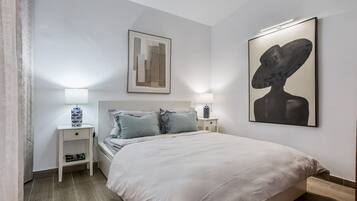 1 habitación, tabla de planchar con plancha, wifi y ropa de cama