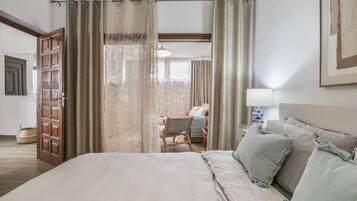 1 slaapkamer, een strijkplank/strijkijzer, wifi, beddengoed