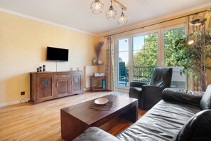 TV - Apartment 'Am Gespensterwald' with Private Terrace (Nienhagen)