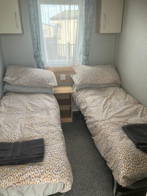 2 bedrooms, iron/ironing board, bed sheets - 6 Berth Caravan, Seal Bay Resort, Selsey (Selsey)
