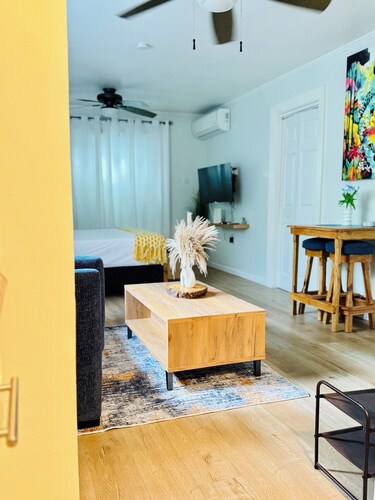 Modern coastal condo-Hip Strip, Montego Bay