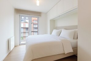 2 bedrooms, iron/ironing board, Internet, bed sheets