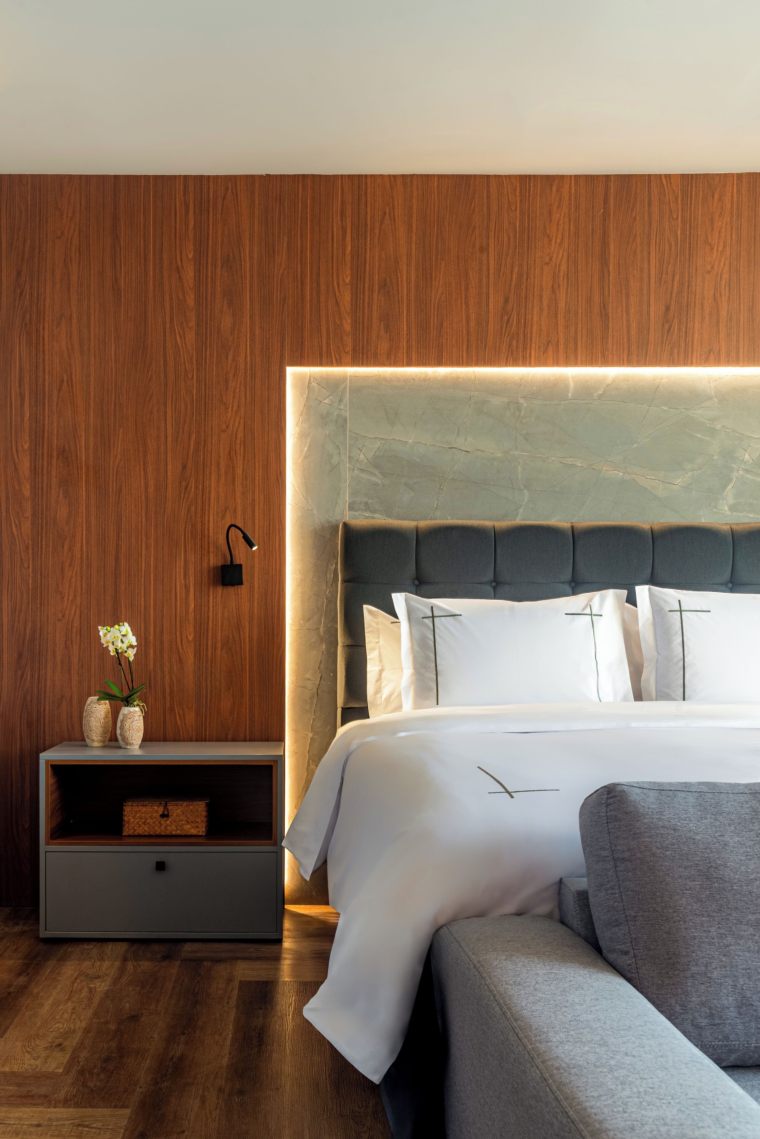 Room, 1 King Bed | Minibar, in-room safe, laptop workspace, blackout drapes