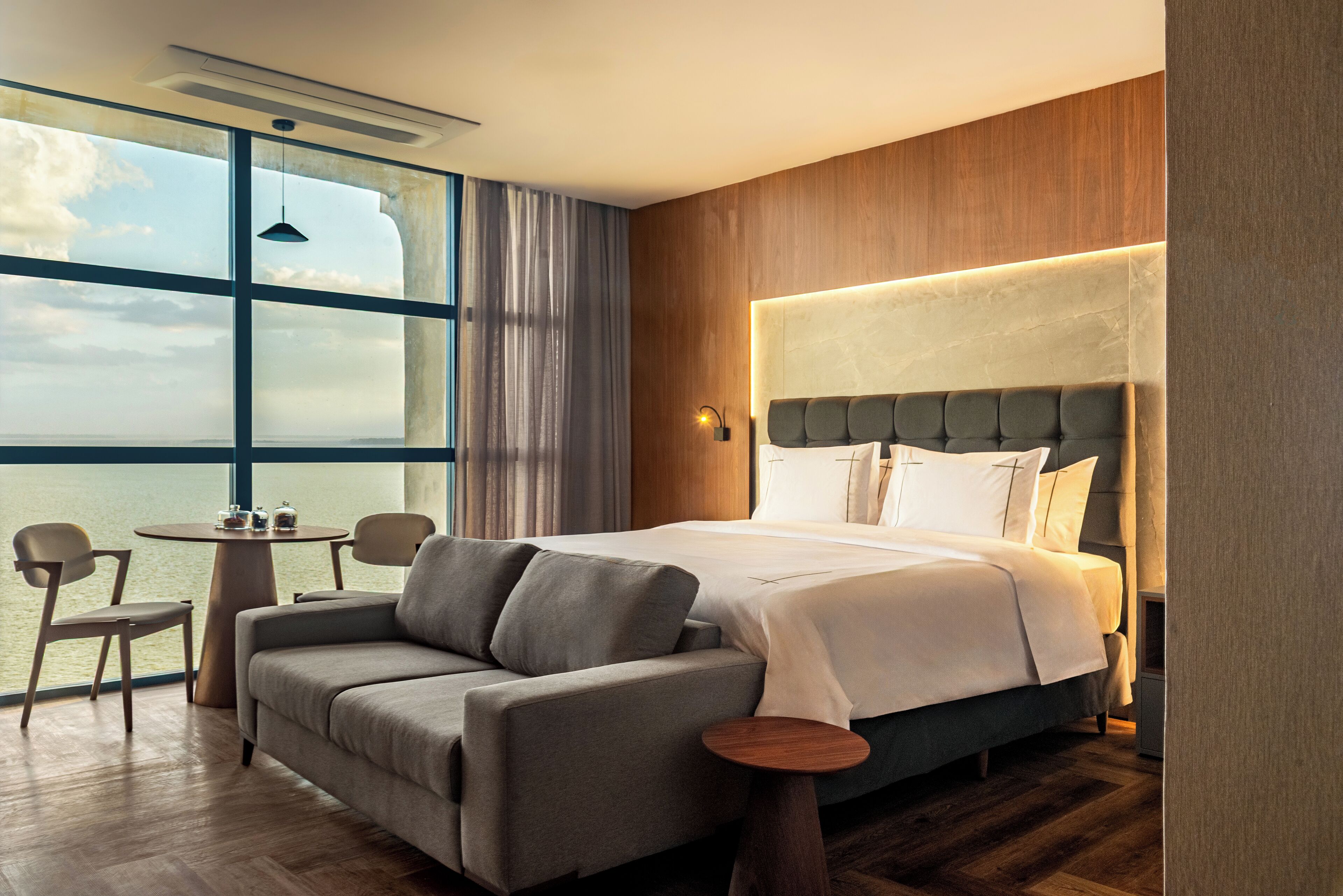 Comfort Room, 1 King Bed, River View | Minibar, in-room safe, laptop workspace, blackout drapes