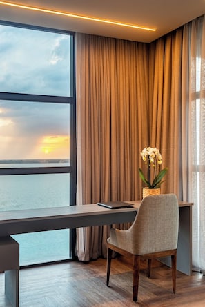 Luxury Room, 1 King Bed, City View | Room amenity - Tivoli Maiorana Belém Pará Hotel (Belém)