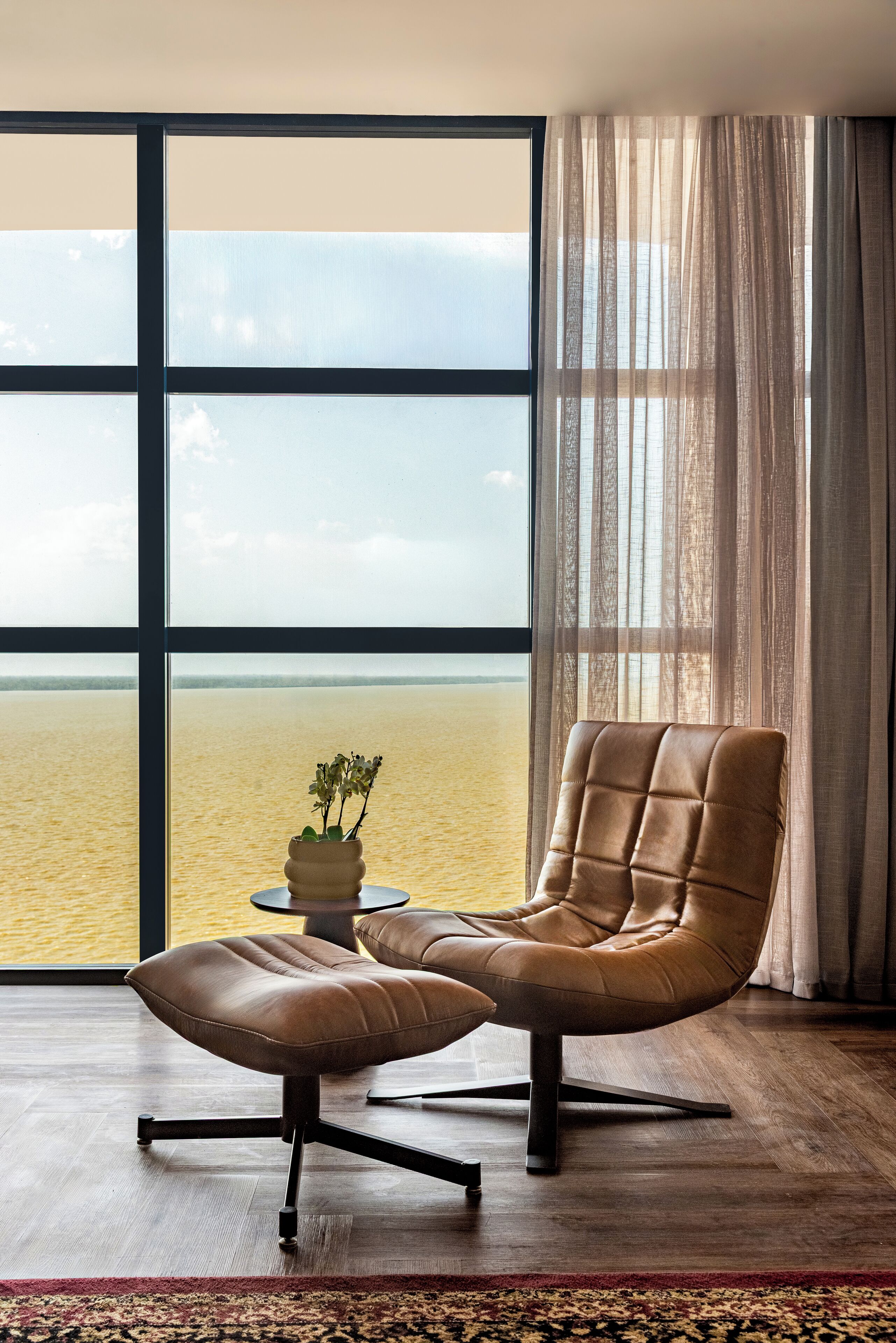 Luxury Room, 1 King Bed, City View | Water view