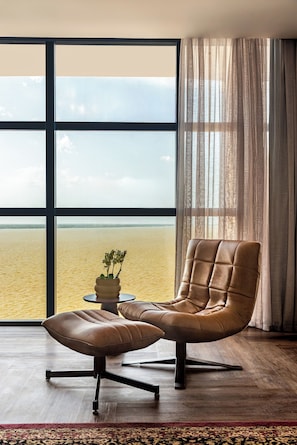 Luxury Room, 1 King Bed, City View | Water view - Tivoli Maiorana Belém Pará Hotel (Belém)