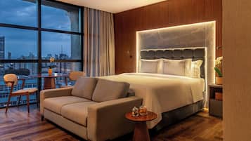 Minibar y caja de seguridad en la habitación