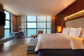 Phòng Cao cấp, 1 giường cỡ king, quang cảnh thành phố | Minibar, két bảo mật tại phòng, khu vực làm việc phù hợp cho laptop 