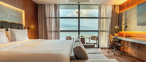 Minibar, caja fuerte, espacio para trabajar con un portátil