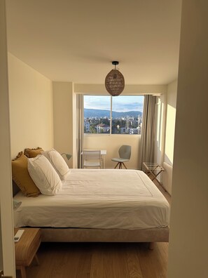 3 bedrooms, iron/ironing board, travel crib, free WiFi