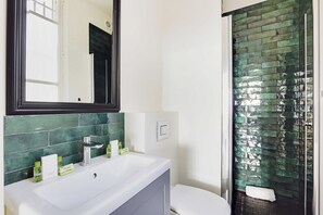 Apartment | Bathroom