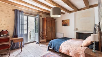 1 bedroom, WiFi, bed sheets, wheelchair access