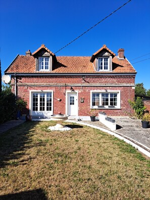 Exterior - Laurette - Family home, Somme Valley (Sailly-Laurette)
