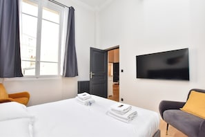 アパートメント | 2 室のベッドルーム、ノートパソコン用作業スペース、アイロン / アイロン台、ベッドシーツ