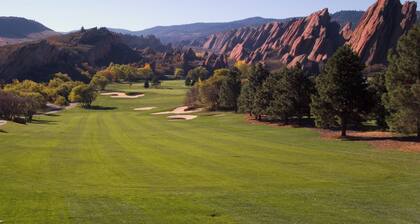Group Friendly Castle Rock Retreat | Sleeps 13 | Games, BBQ & Patio