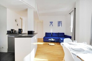 Apartment | Interior - Cozy Apartment 2bdr/5p - in the Heart of Suresnes (Suresnes)