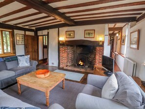 Living area - Keirs Cottage (Beccles)