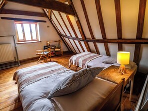 3 bedrooms, individually decorated, individually furnished, free WiFi - Keirs Cottage (Beccles)