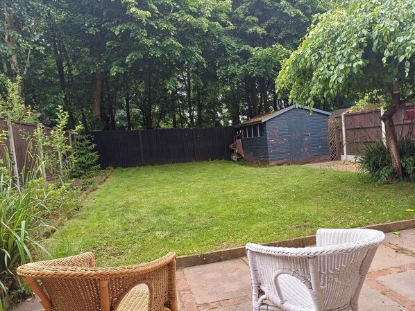 المنطقة المحيطة بالمنشأة