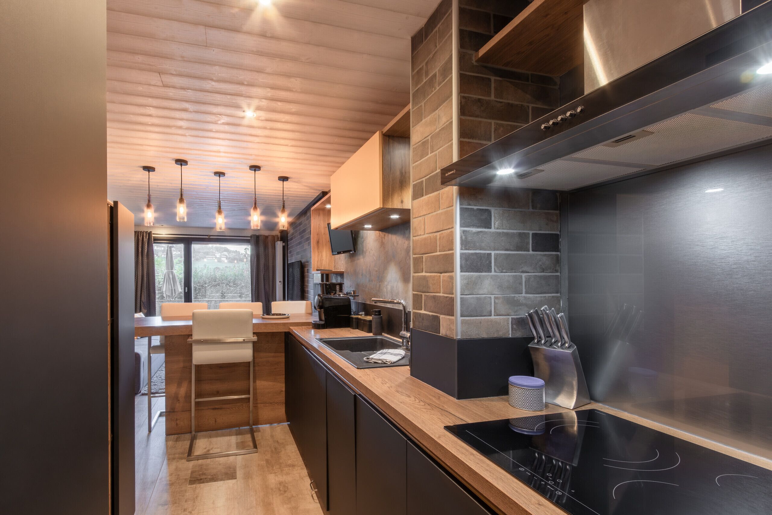 Kühlschrank, Mikrowelle, Ofen, Geschirrspüler