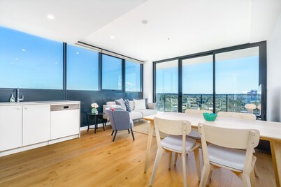 NEW TO VRBO: Bright 1BR Apartment with Stunning Views