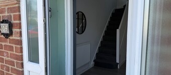 Cosy 3-Bedroom Home + Parking & Bus